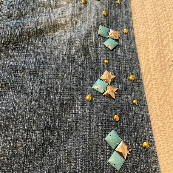 #3314. Blue Identity Women's Wide Leg Jeans w/Turquoise & Stud Details. Size 8P - Picture 2 of 9